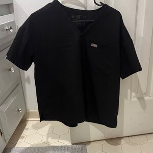 FIGS medium Short Sleeve Black Tee